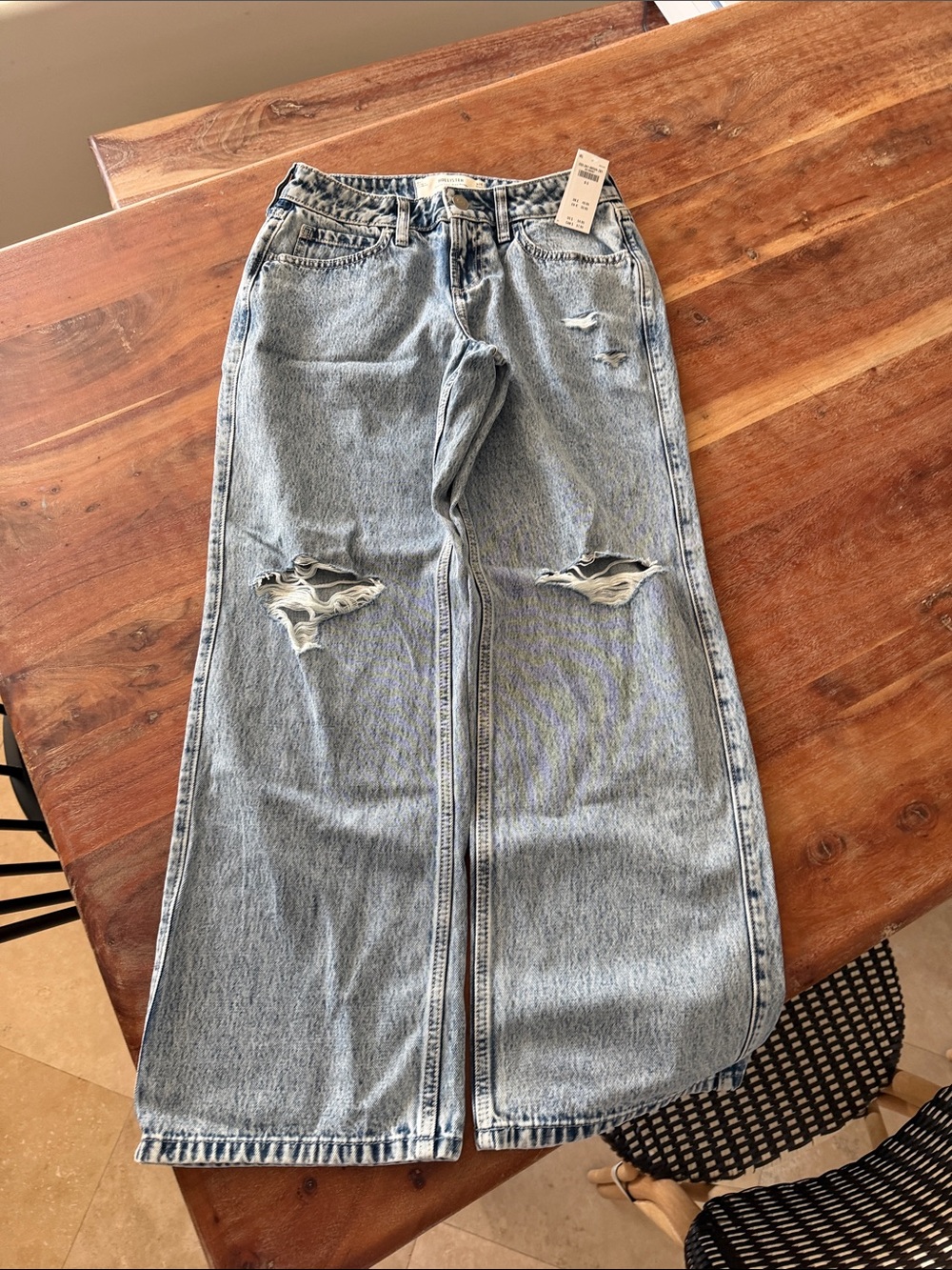 Hollister Light Blue Distressed curvy low rise baggy Jeans Sz 25 short